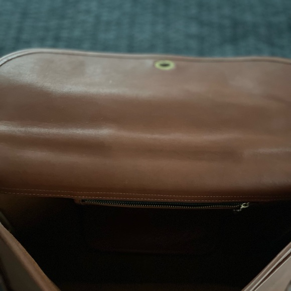 Vintage Coach Brown Leather Laptop Bag with Adjustable Strap - Picture 7 of 14